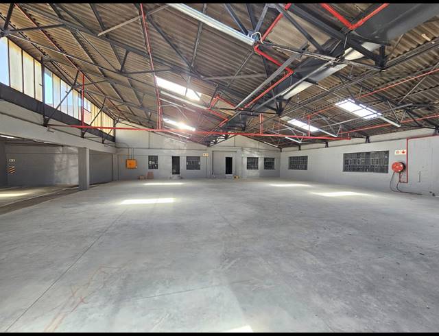 742M² WAREHOUSE TO LET IN BENROSE